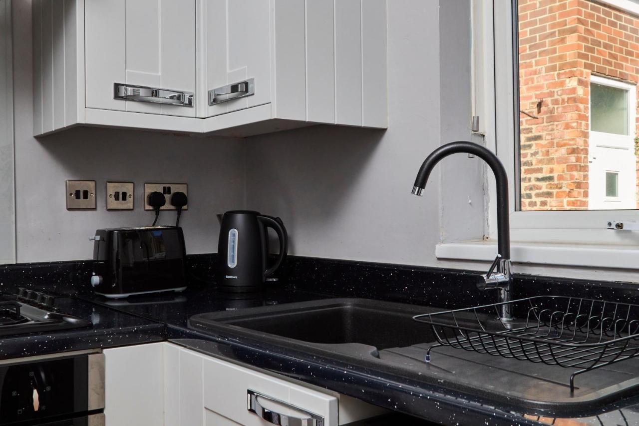 Stylish 2 Bedroom Flat - Close To Newcastle City Centre Гейтсхед Экстерьер фото